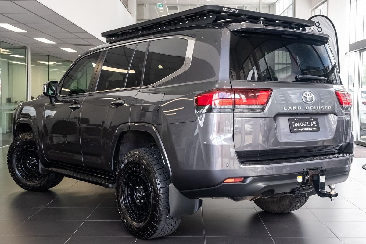 2022 Toyota Landcruiser Sahara FJA300R