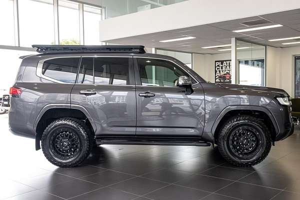 2022 Toyota Landcruiser Sahara FJA300R