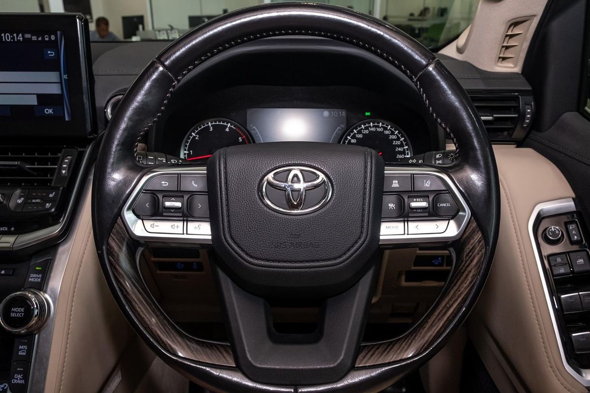 2022 Toyota Landcruiser Sahara FJA300R