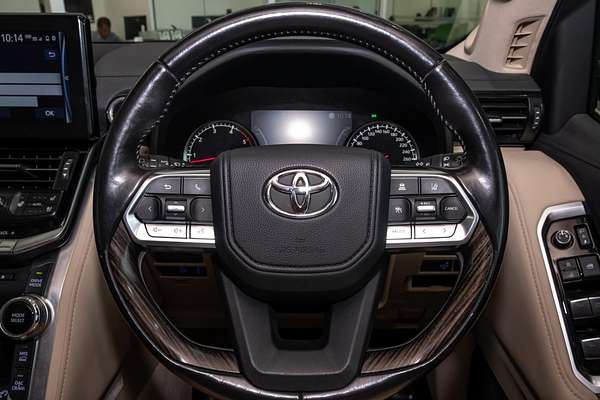 2022 Toyota Landcruiser Sahara FJA300R