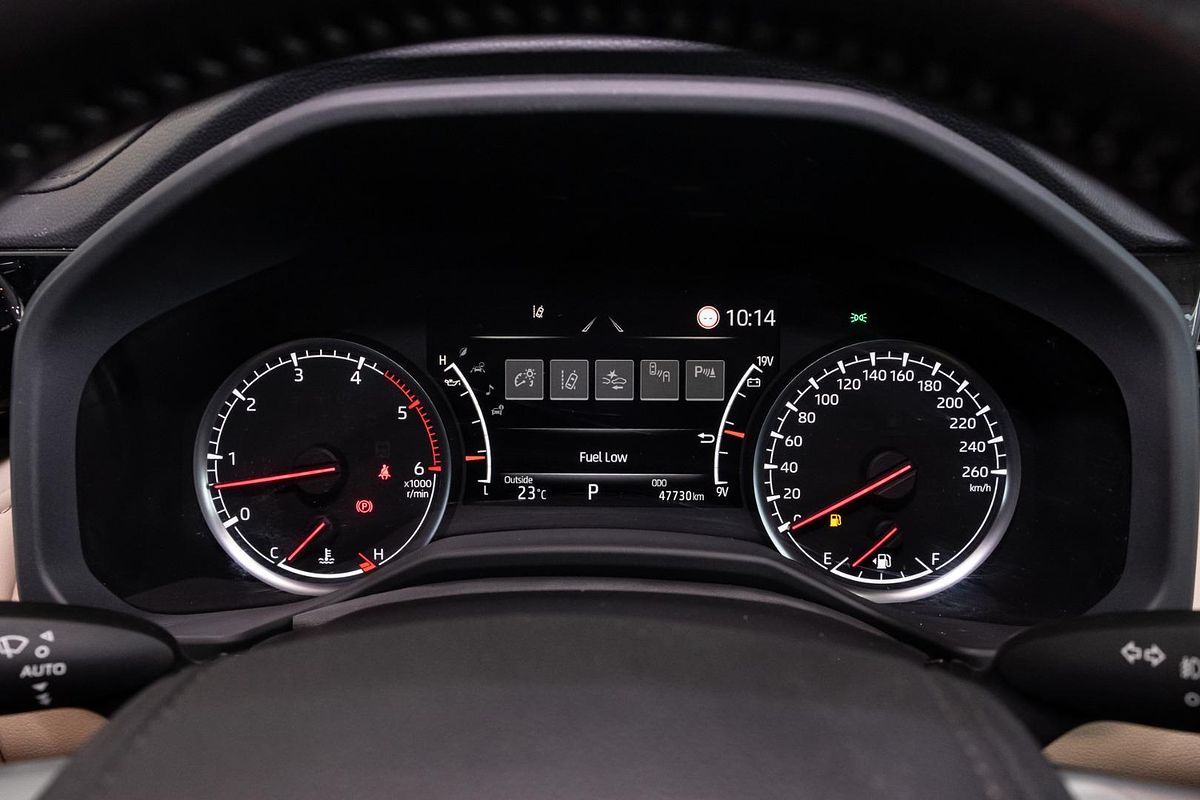 2022 Toyota Landcruiser Sahara FJA300R
