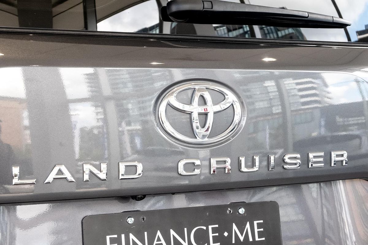 2022 Toyota Landcruiser Sahara FJA300R