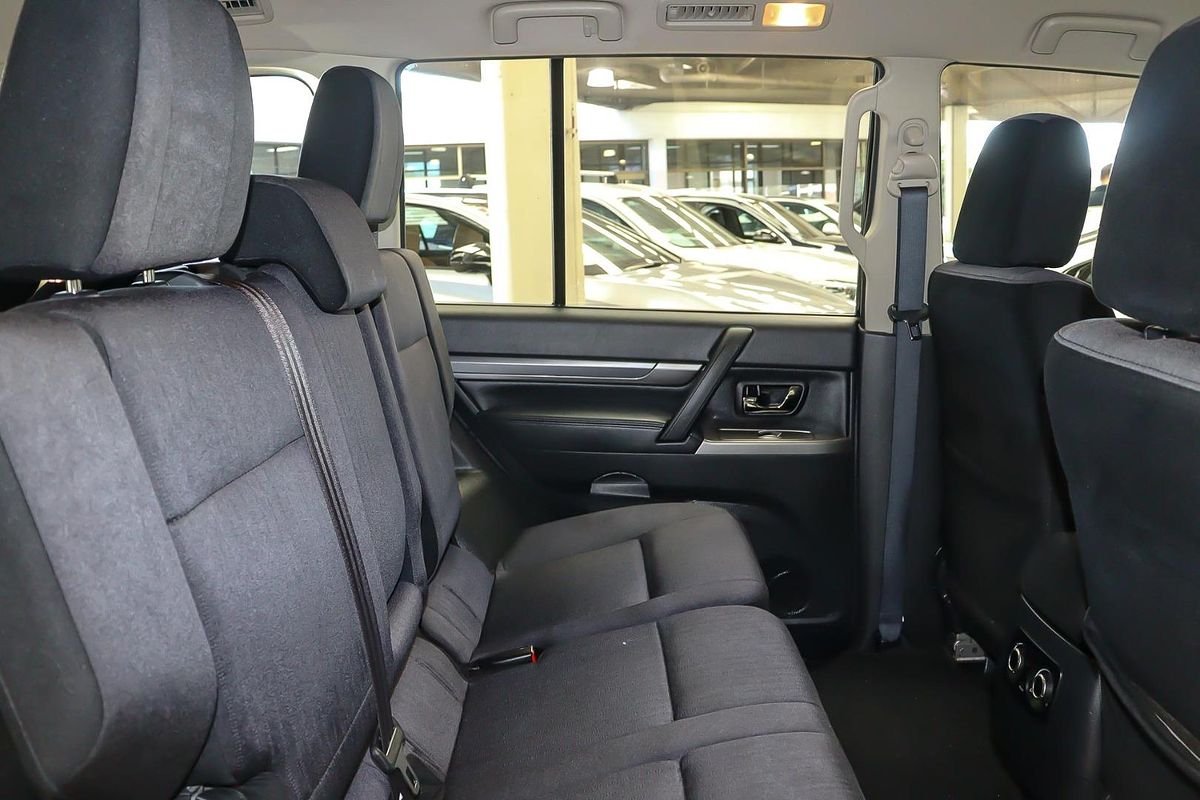 2019 Mitsubishi Pajero GLX NX