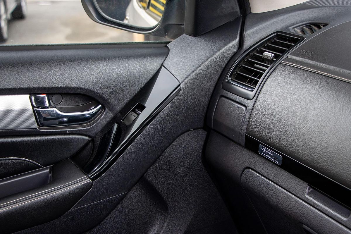 2017 Isuzu MU-X LS-T