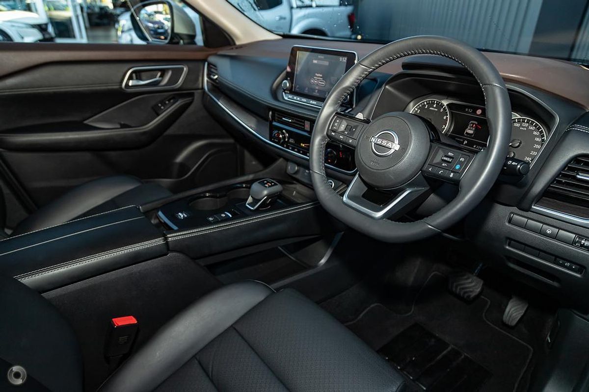 2024 Nissan X-TRAIL ST-L T33