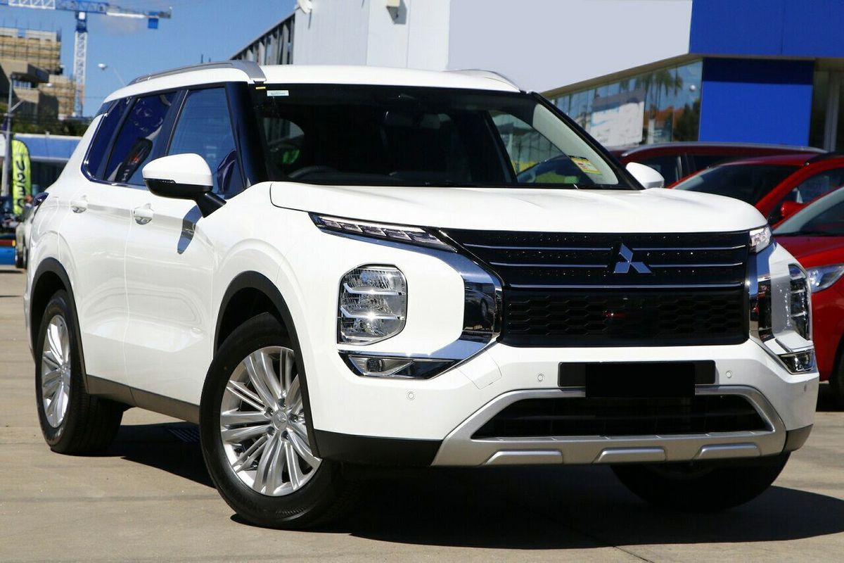 2024 Mitsubishi Outlander LS ZM