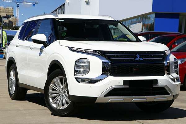 2024 Mitsubishi Outlander LS ZM