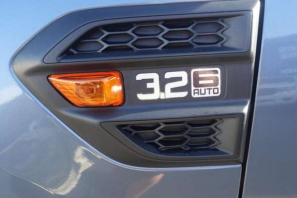 2017 Ford Everest Ambiente UA