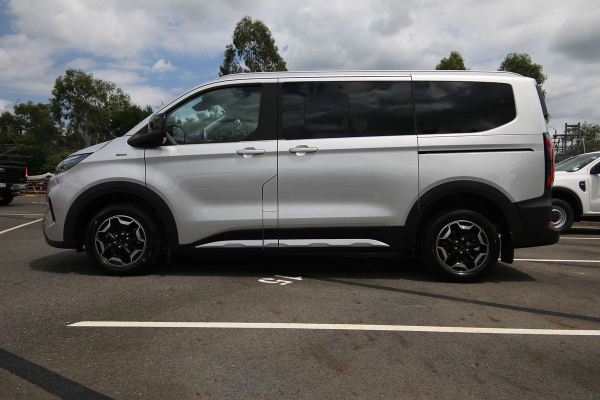 2024 Ford Tourneo Active AV SWB