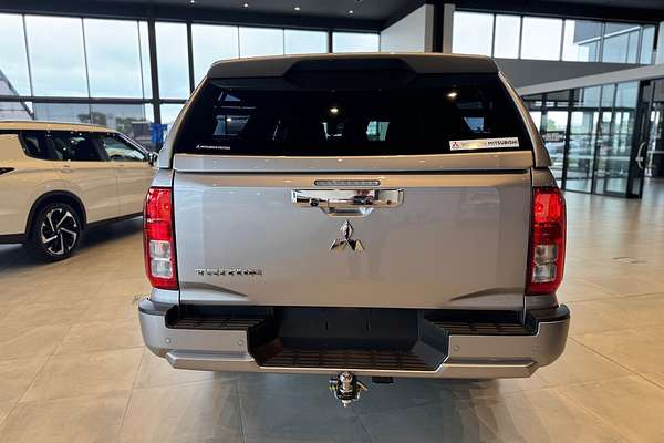 2024 Mitsubishi Triton GLX MV 4X4