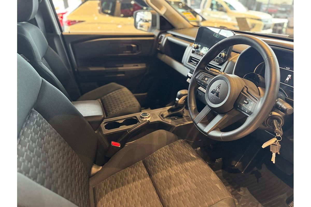 2024 Mitsubishi Triton GLX MV 4X4