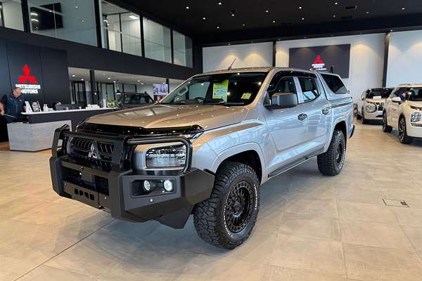 2024 Mitsubishi Triton GLX MV 4X4