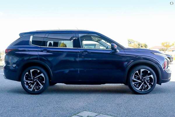 2024 Mitsubishi Outlander Exceed ZM
