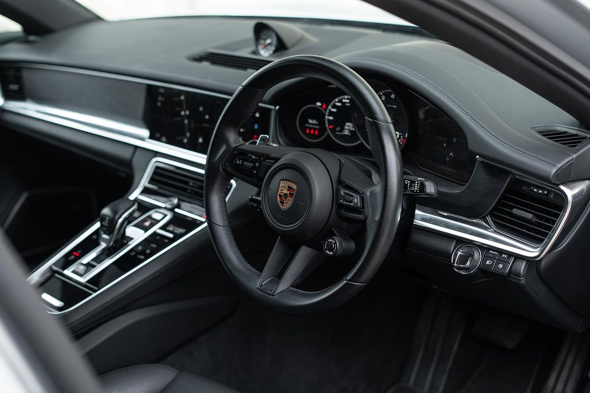 2022 Porsche Panamera Platinum Edition 971