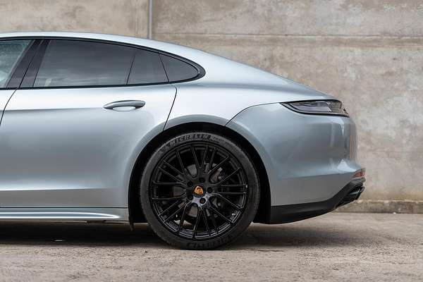 2022 Porsche Panamera Platinum Edition 971
