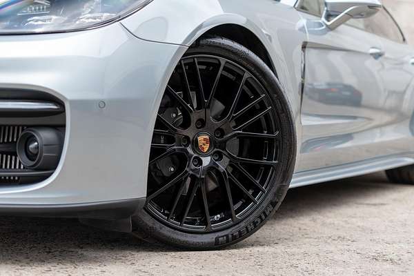 2022 Porsche Panamera Platinum Edition 971
