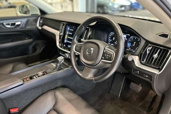 2019 Volvo S60 T5 Momentum