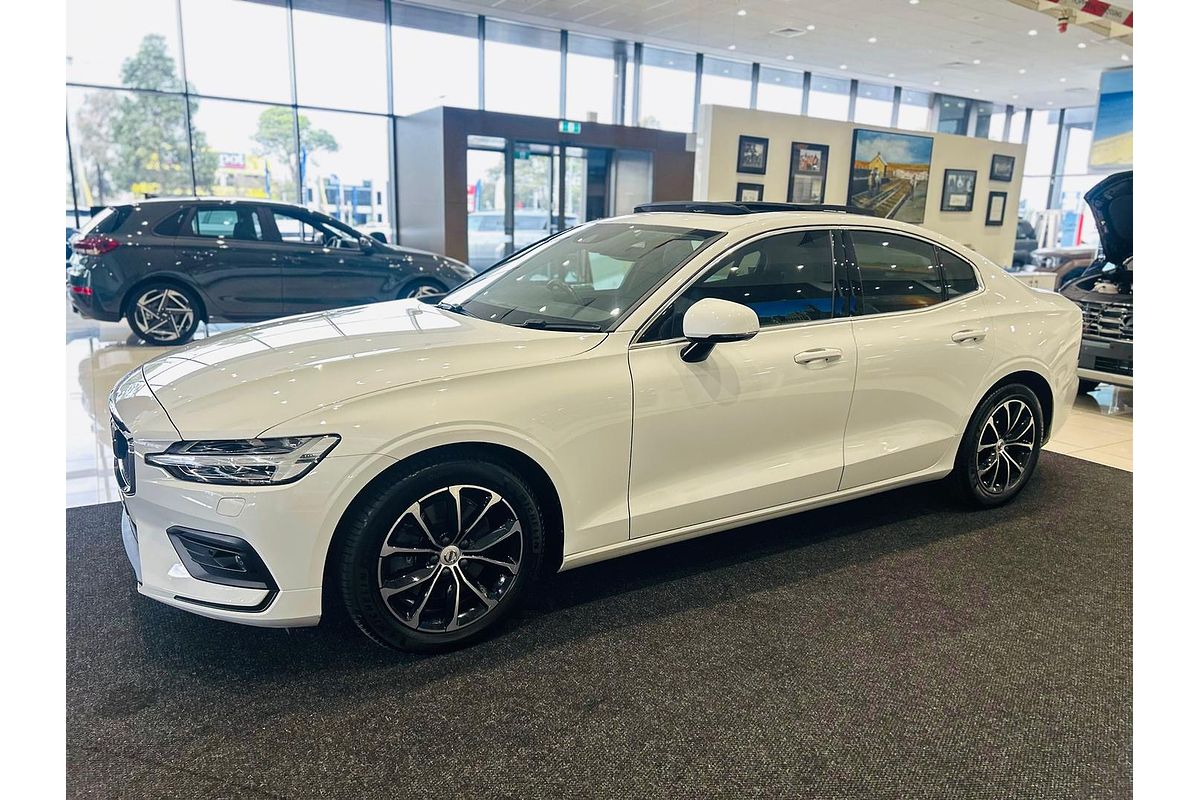 2019 Volvo S60 T5 Momentum
