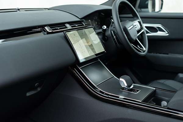 2024 Land Rover Range Rover Velar P250 Dynamic SE L560