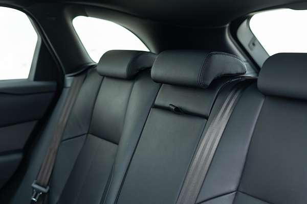 2024 Land Rover Range Rover Velar P250 Dynamic SE L560
