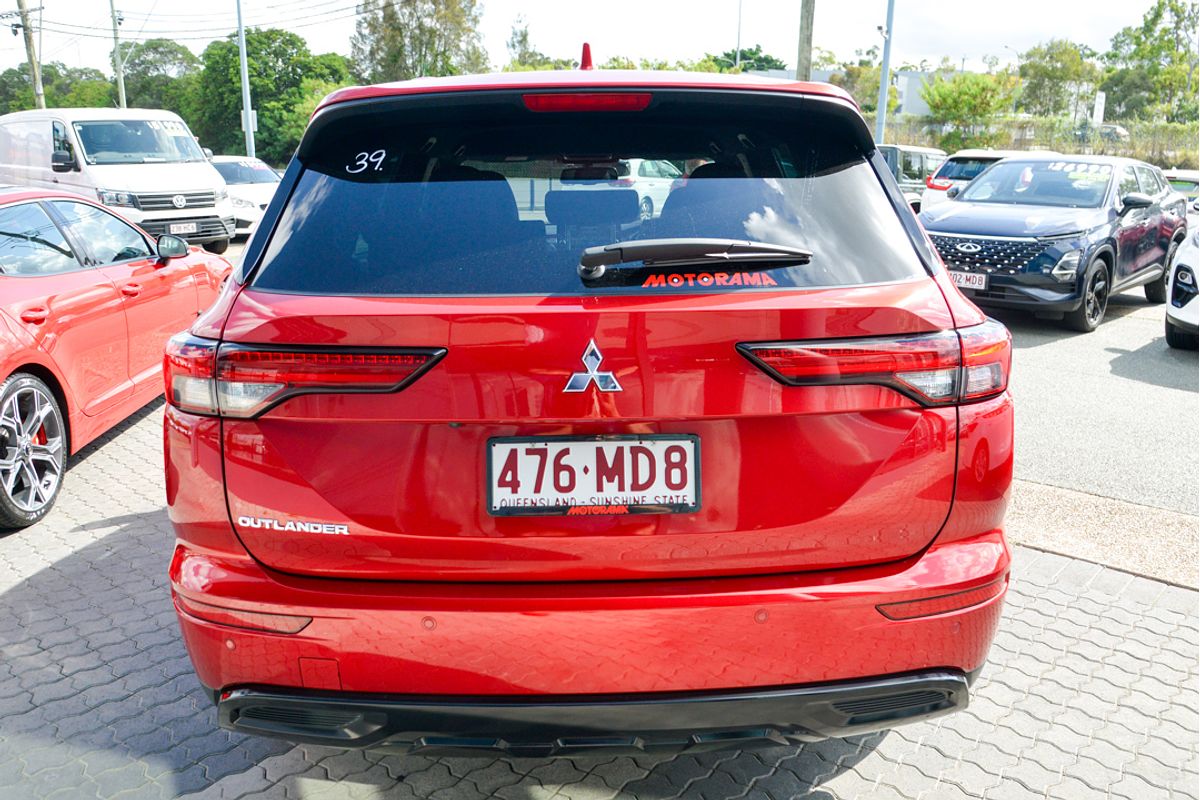 2023 Mitsubishi Outlander Black Edition ZM