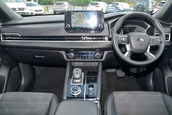2023 Mitsubishi Outlander Black Edition ZM