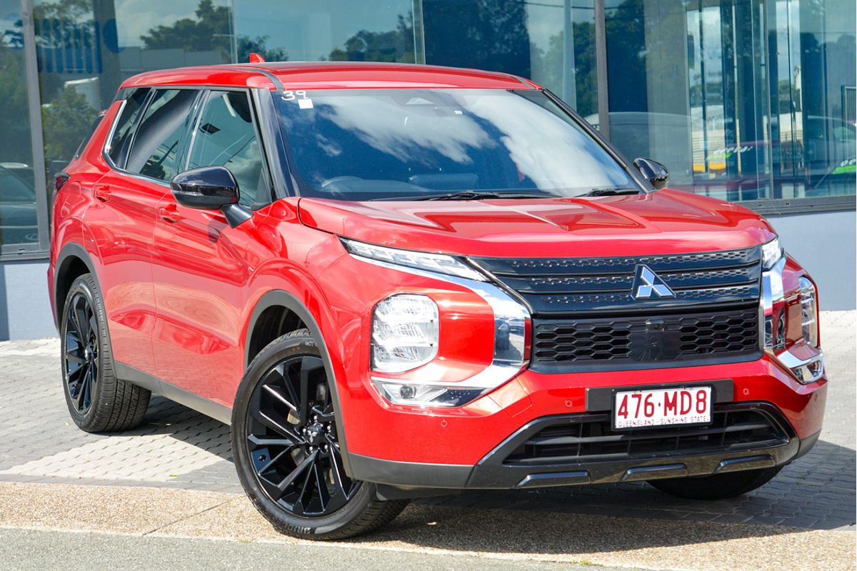 2023 Mitsubishi Outlander Black Edition ZM