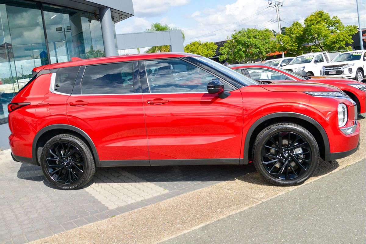 2023 Mitsubishi Outlander Black Edition ZM