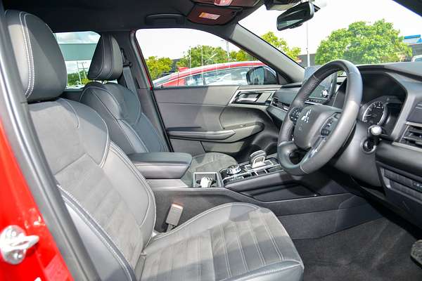 2023 Mitsubishi Outlander Black Edition ZM