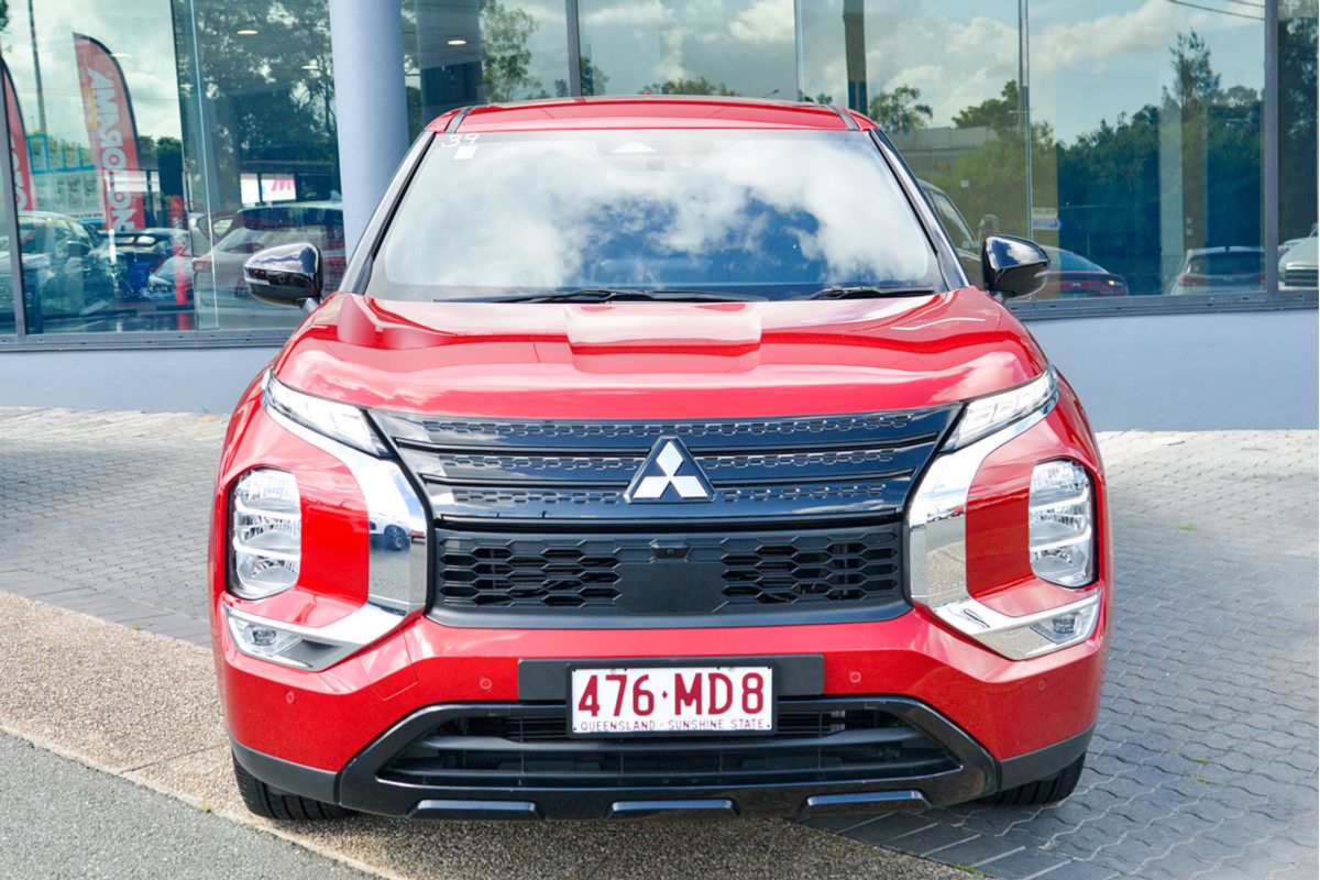 2023 Mitsubishi Outlander Black Edition ZM