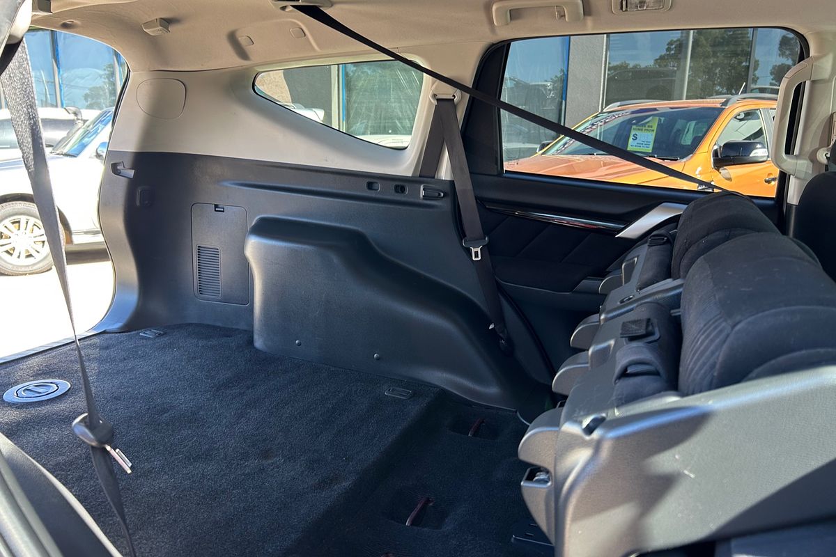 2015 Mitsubishi Pajero Sport GLX QE