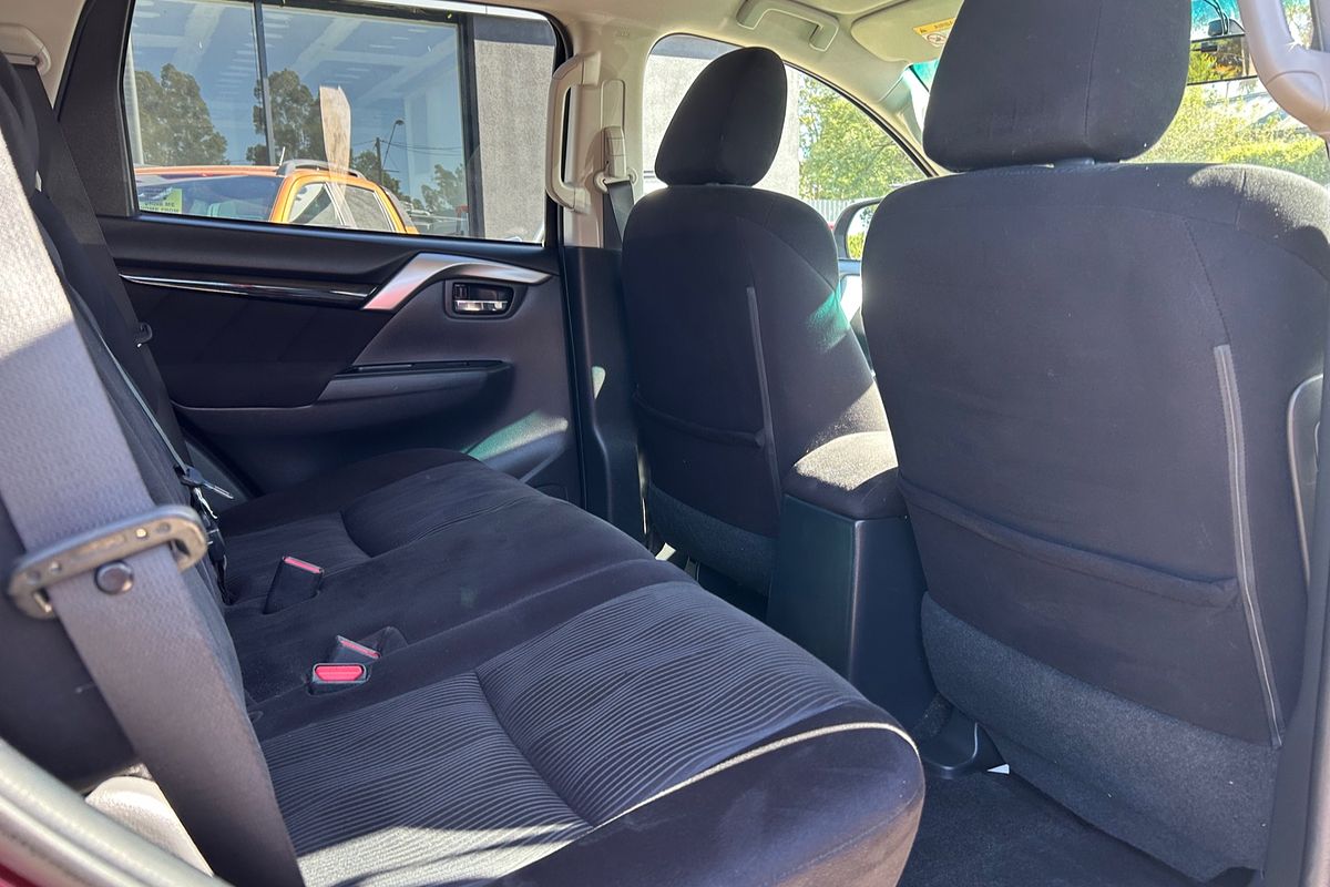 2015 Mitsubishi Pajero Sport GLX QE