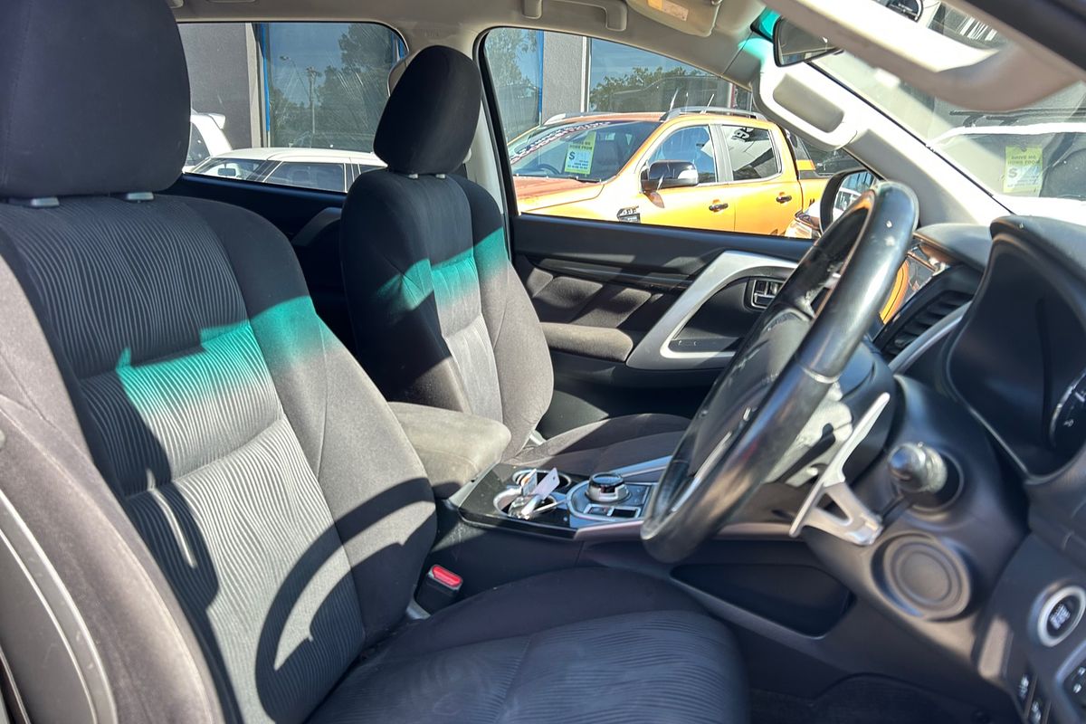 2015 Mitsubishi Pajero Sport GLX QE