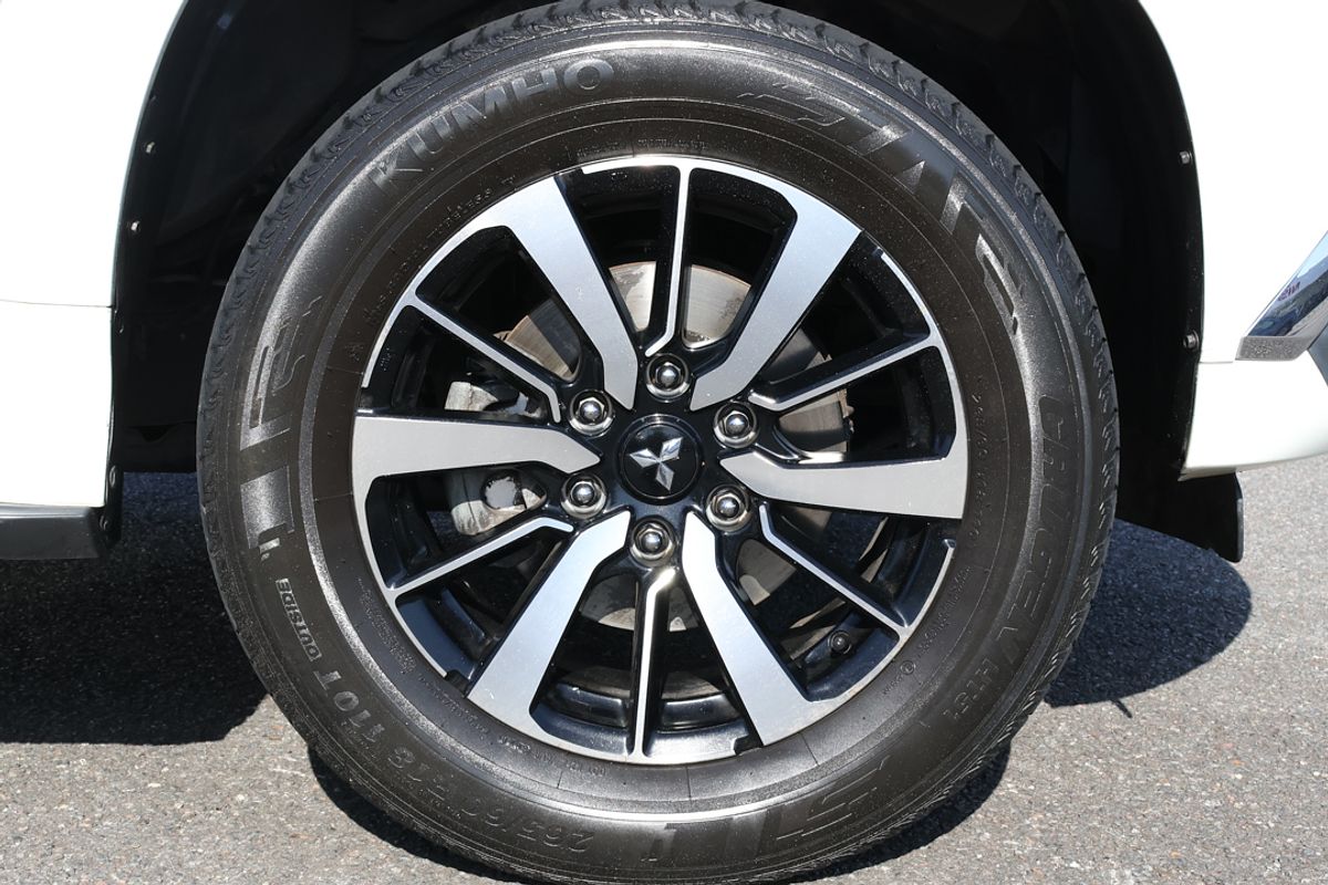 2016 Mitsubishi Pajero Sport GLS QE