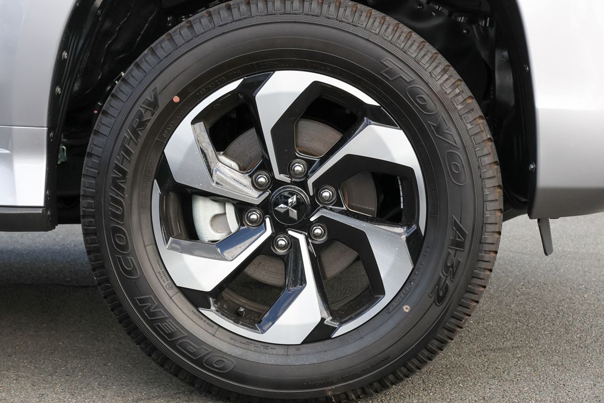 2024 Mitsubishi Pajero Sport GLS QG