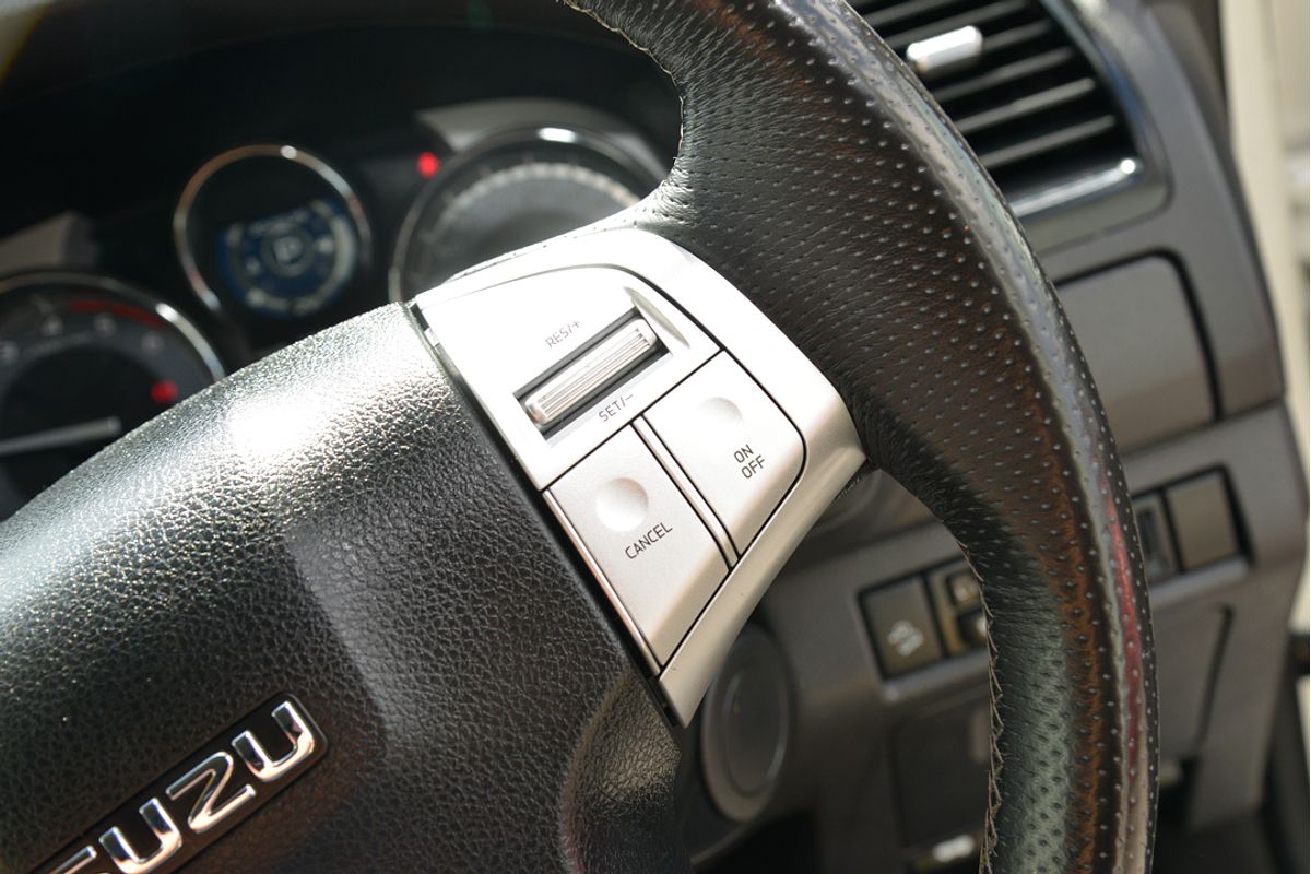 2018 Isuzu MU-X LS-T