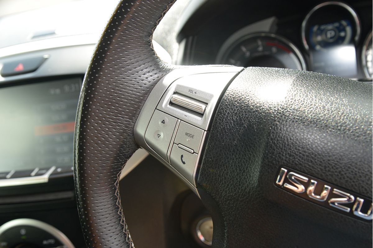 2018 Isuzu MU-X LS-T