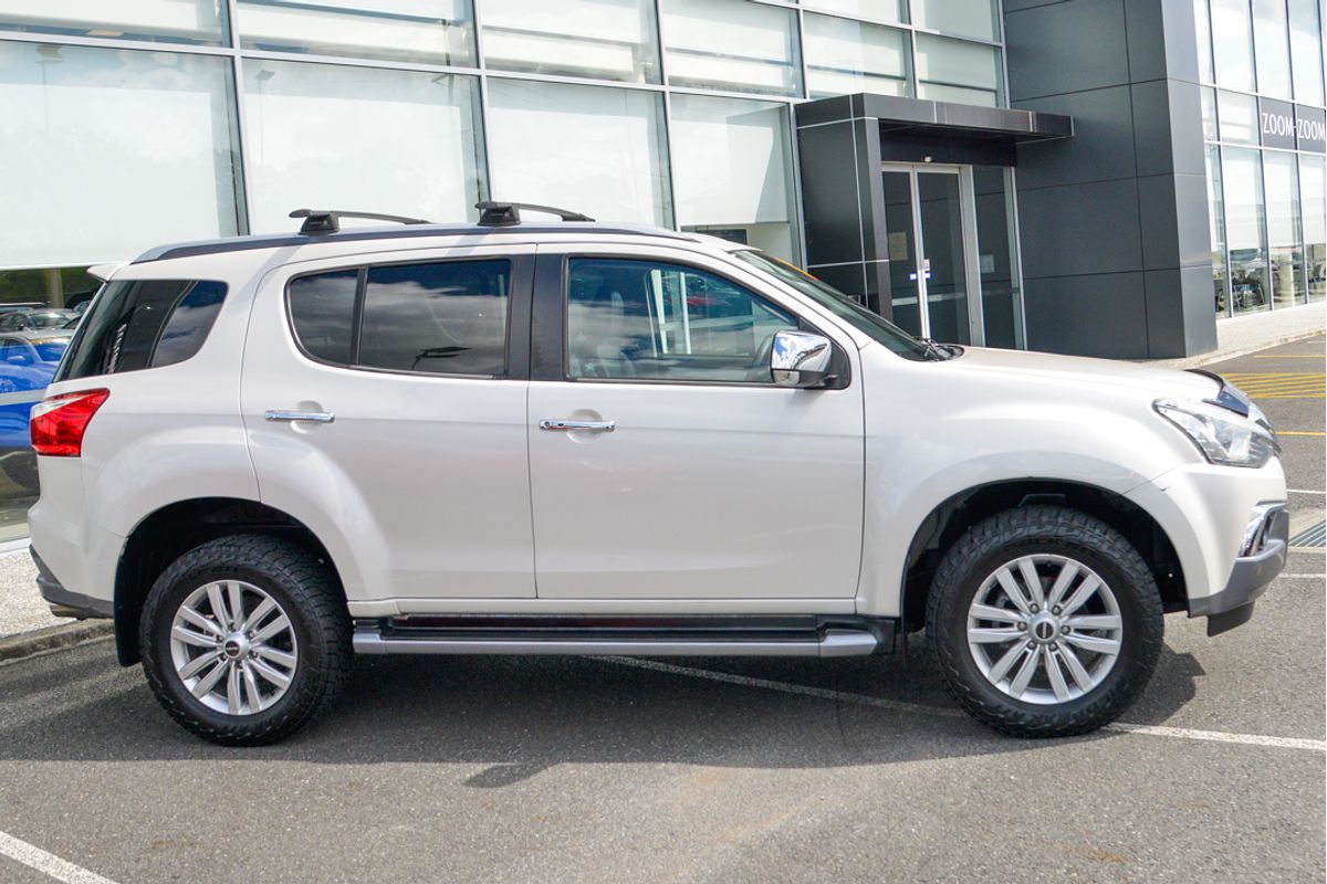 2018 Isuzu MU-X LS-T