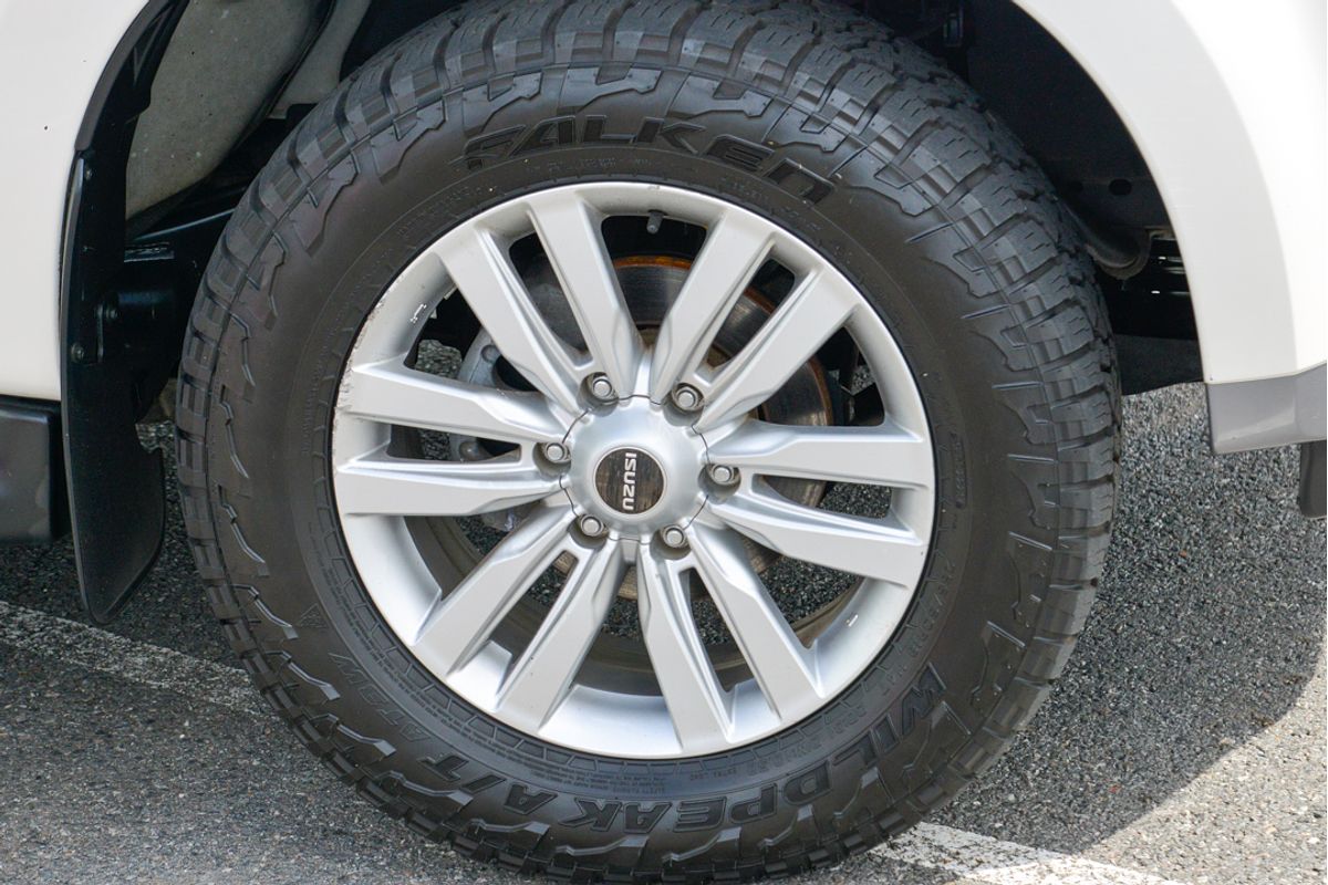 2018 Isuzu MU-X LS-T