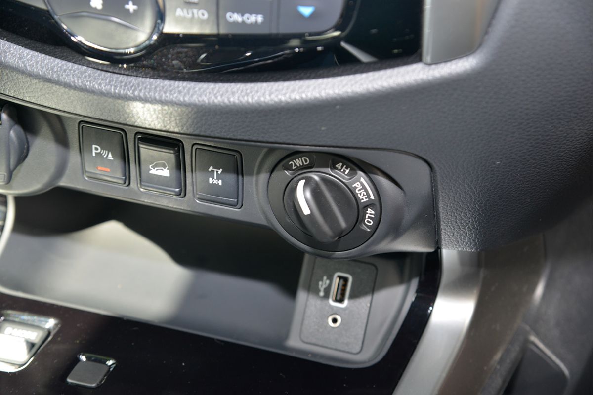 2024 Nissan Navara ST-X D23 4X4