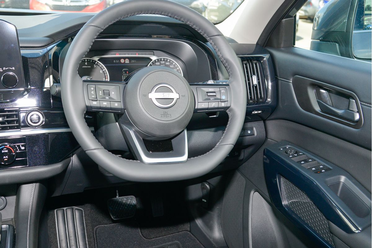 2024 Nissan Pathfinder ST-L R53