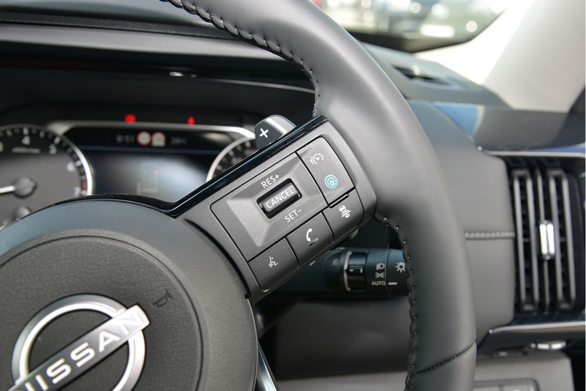 2024 Nissan Pathfinder ST-L R53