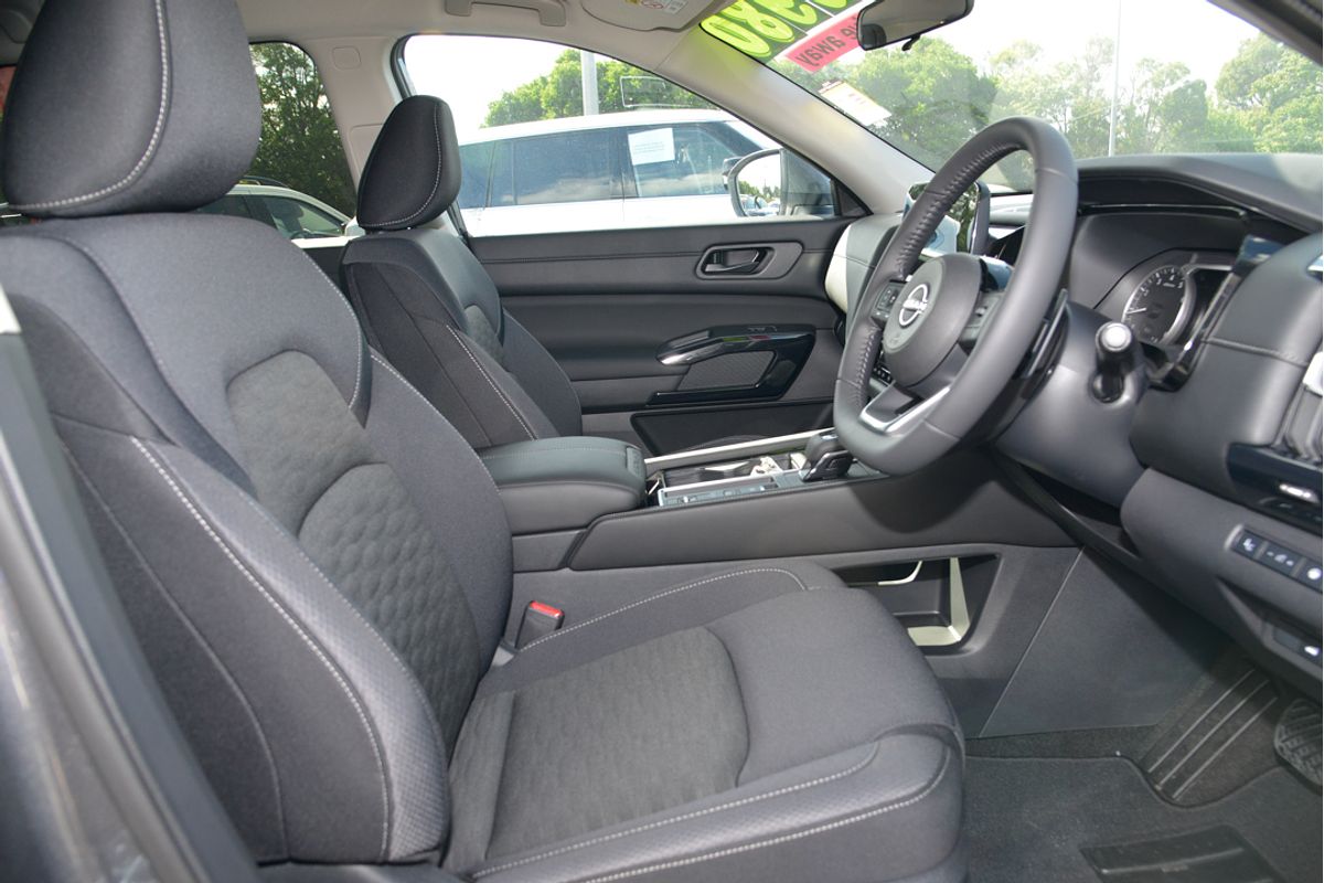 2024 Nissan Pathfinder ST-L R53