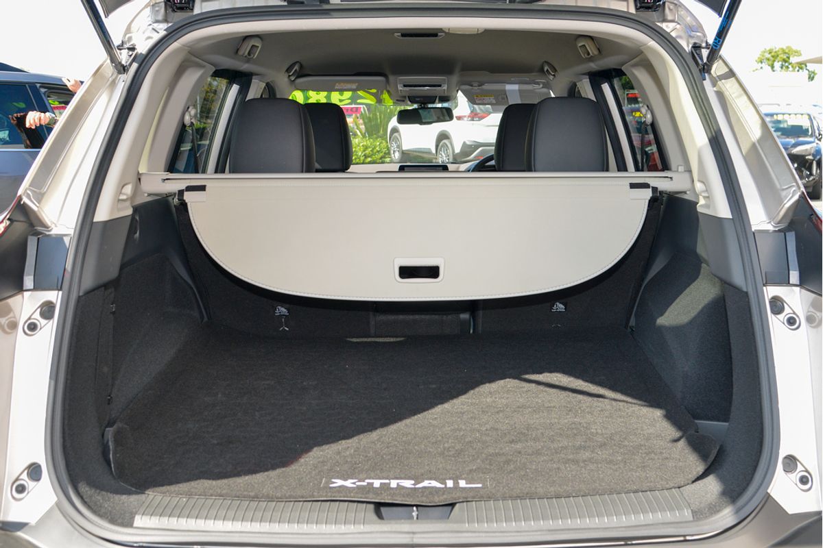 2024 Nissan X-TRAIL ST-L T33