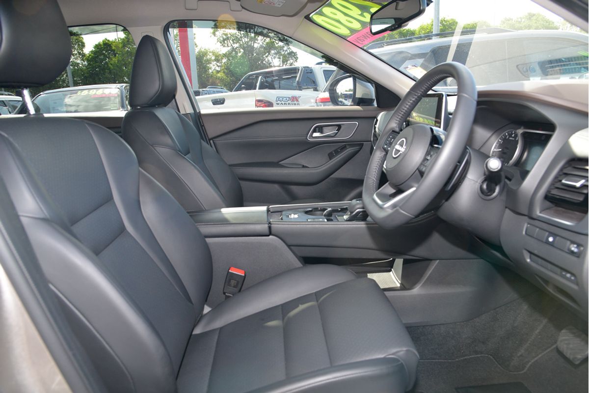 2024 Nissan X-TRAIL ST-L T33