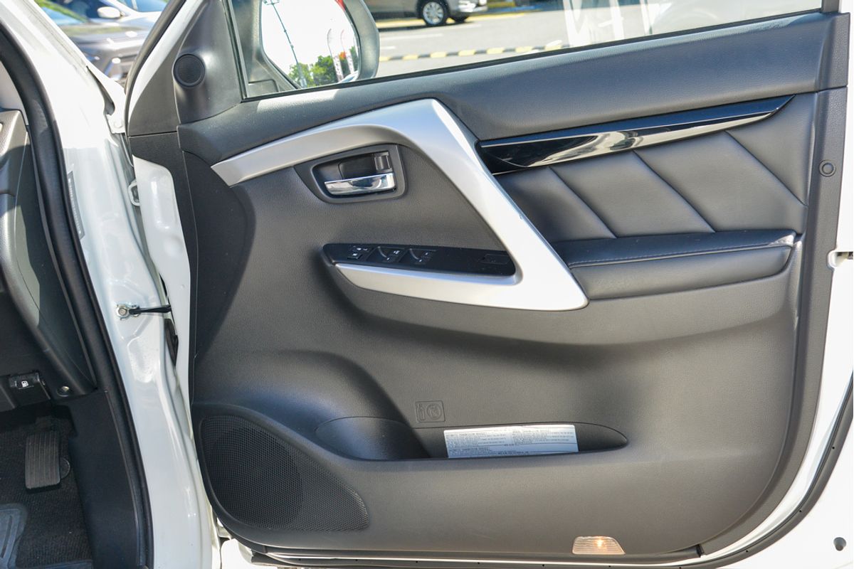 2017 Mitsubishi Pajero Sport GLS QE