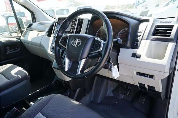 2019 Toyota Hiace Commuter GDH322R
