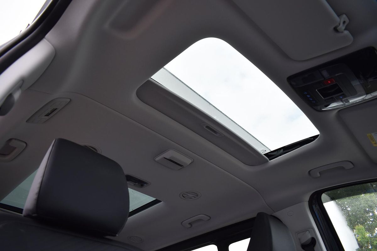 2024 Hyundai STARIA Highlander US4.V3