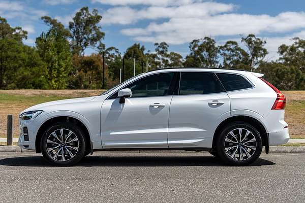2022 Volvo XC60 Plus B5