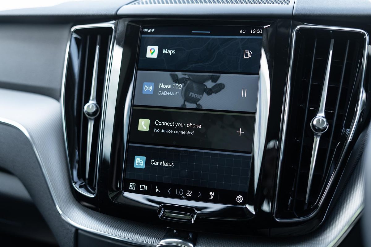 2022 Volvo XC60 Plus B5